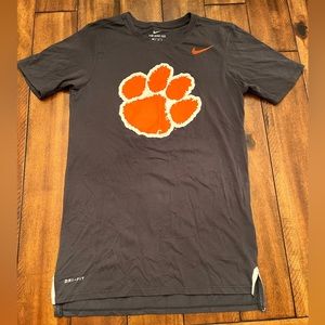 Clemson Nike ladies drift tshirt. Athletic cut small.